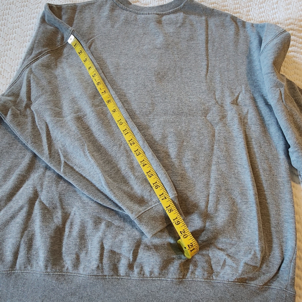 Jolie Noire Graphic Sweatshirt Size XL - Picture 6 of 10